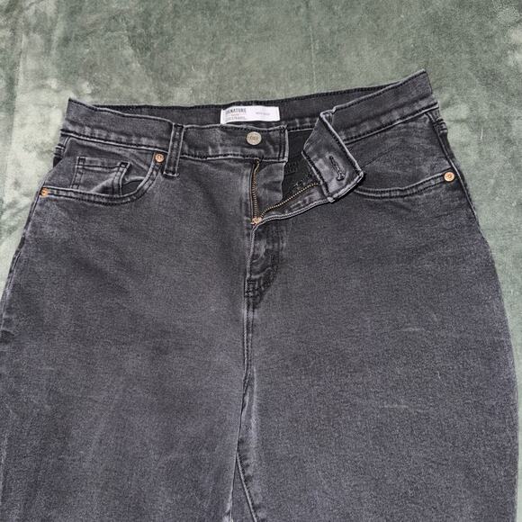 Levi's Signature Mom Jeans Women’s 30 Black Denim Distressed Pockets Frayed Hem - Picture 3 of 10
